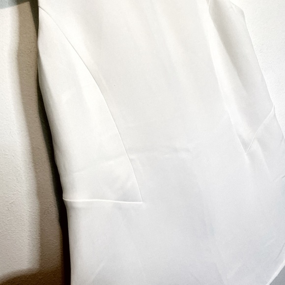 SALE $5/$25 Women's CAbi Chic White Back Zip Tank Top Small - Picture 3 of 4